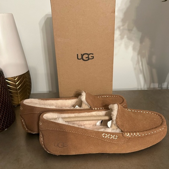 UGG Ansley Chestnut Suede Slippers - Picture 6 of 7